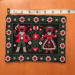 Zipper pouch / hand made in Women